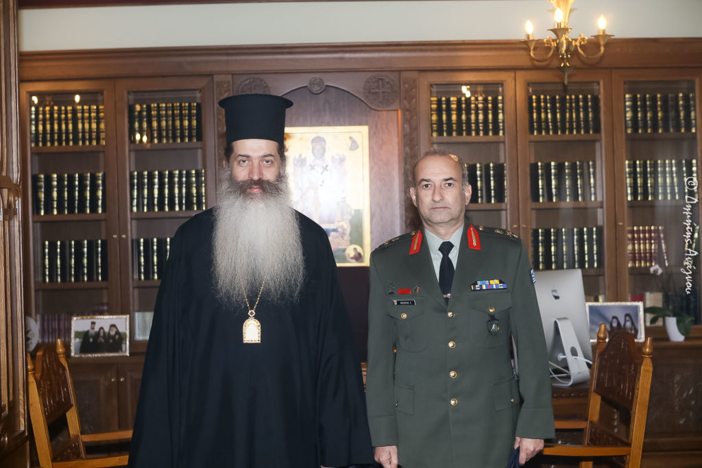 Ο νέος Φρούραρχος Λαμίας στον Μητροπολίτη Φθιώτιδος