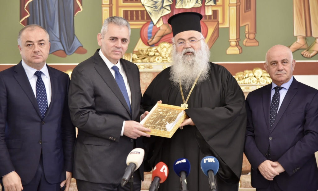 Συνάντηση Χαρακόπουλου με τον Αρχιεπίσκοπο Κύπρου στο περιθώριο συνεδρίασης της ΔΣΟ