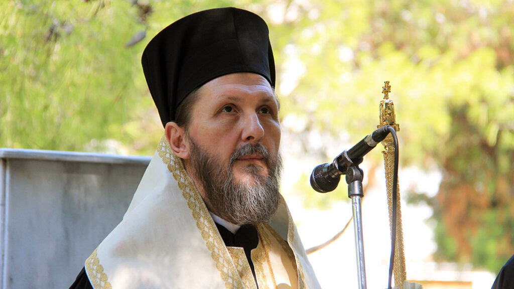 Τρισάγια για τους κεκοιμημένους στην τραγωδία των Τεμπών στη Μητρόπολη Γλυφάδας