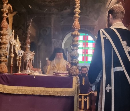 Σε κλίμα συγκίνησης η πρώτη Προηγιασμένη Θεία Λειτουργία στον Ιερό Καθεδρικό Ναό Ύδρας