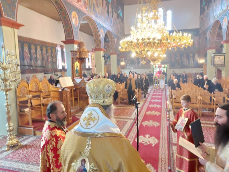 Η λιτάνευση των ιερών εικόνων στην Κιβωτό Γρεβενών