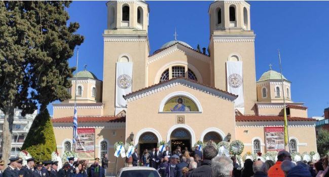 Οι Μητροπολίτες Νέας Κρήνης και Αρκαλοχωρίου στην Εξόδιο Ακολουθία των φοιτητών Καλλιόπης και Νικήτα