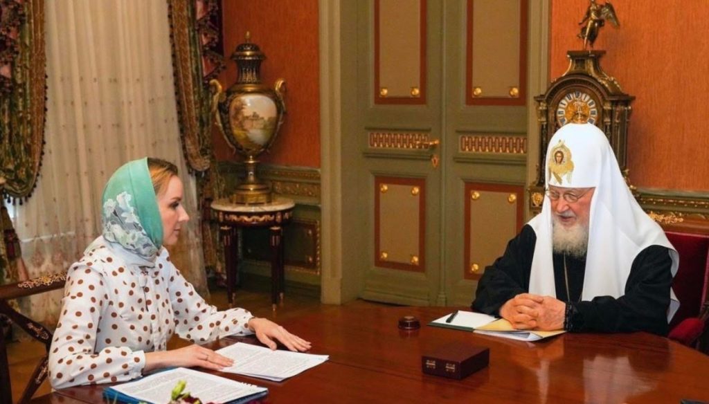 Ο Πατριάρχης Μόσχας υποδέχθηκε την Προεδρική Επίτροπο για τα Δικαιώματα του Παιδιού στη Ρωσία