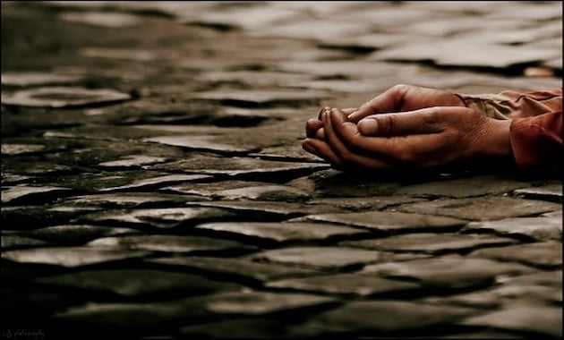 Ολότελα αδιάφορη