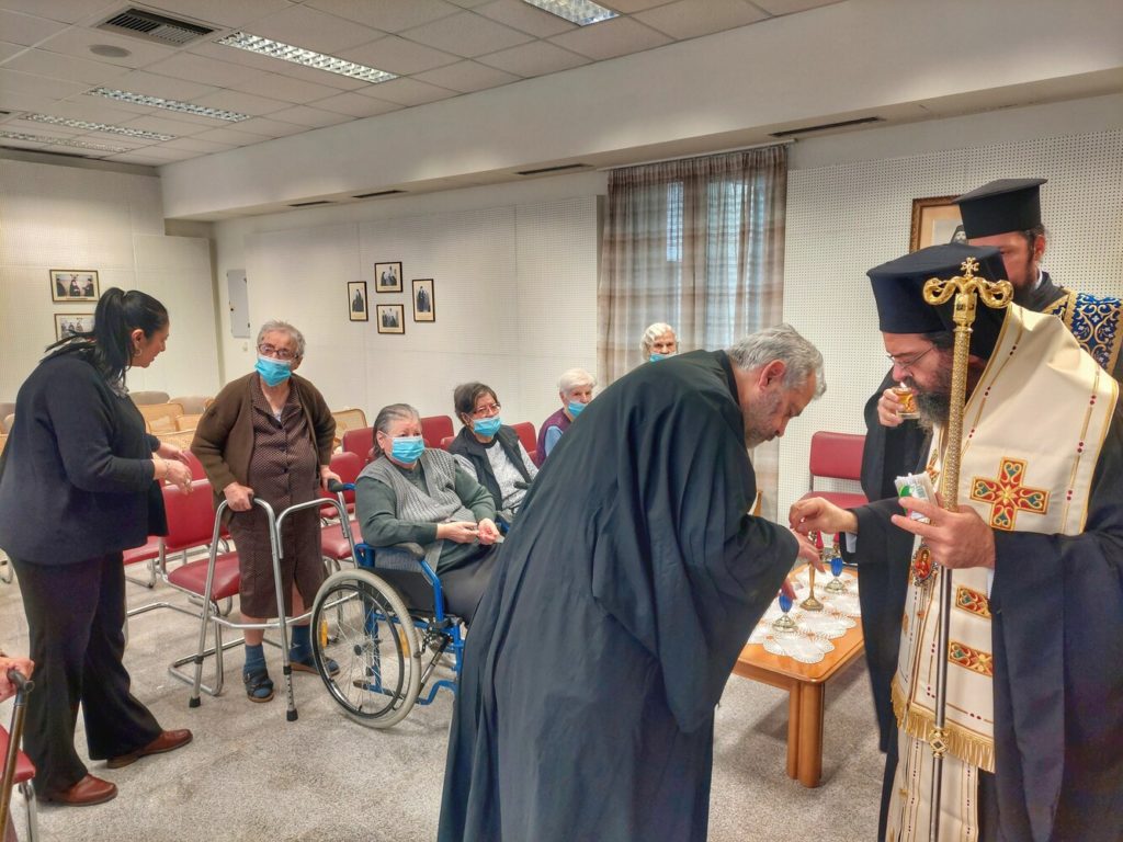 Ευχέλαιο στο Γηροκομείο Κομοτηνής από τον Μητροπολίτη Μαρωνείας
