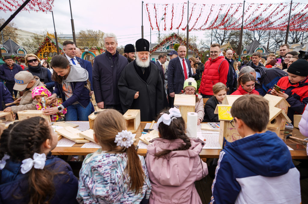 Ο Πατριάρχης Κύριλλος στο Πασχαλινό φιλανθρωπικό φεστιβάλ Μόσχας