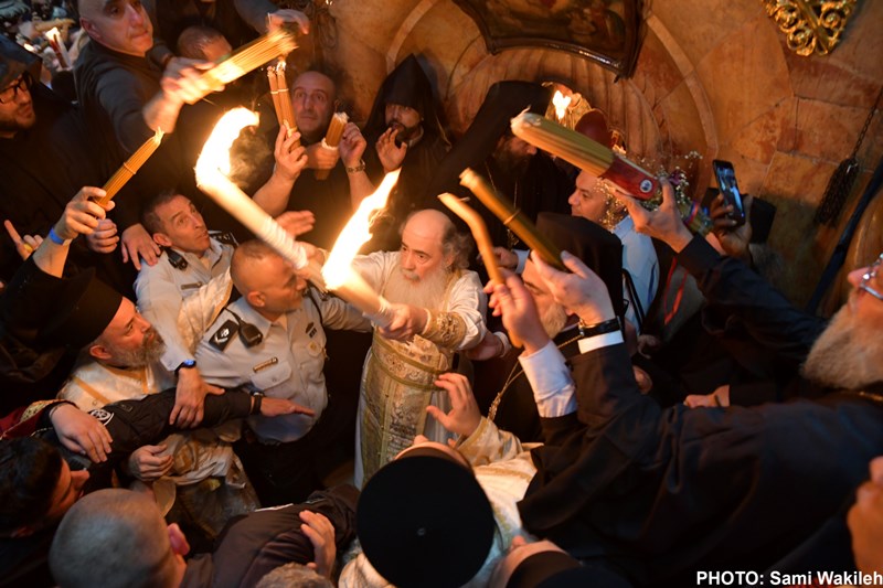 مراسم فيض النور المقدس