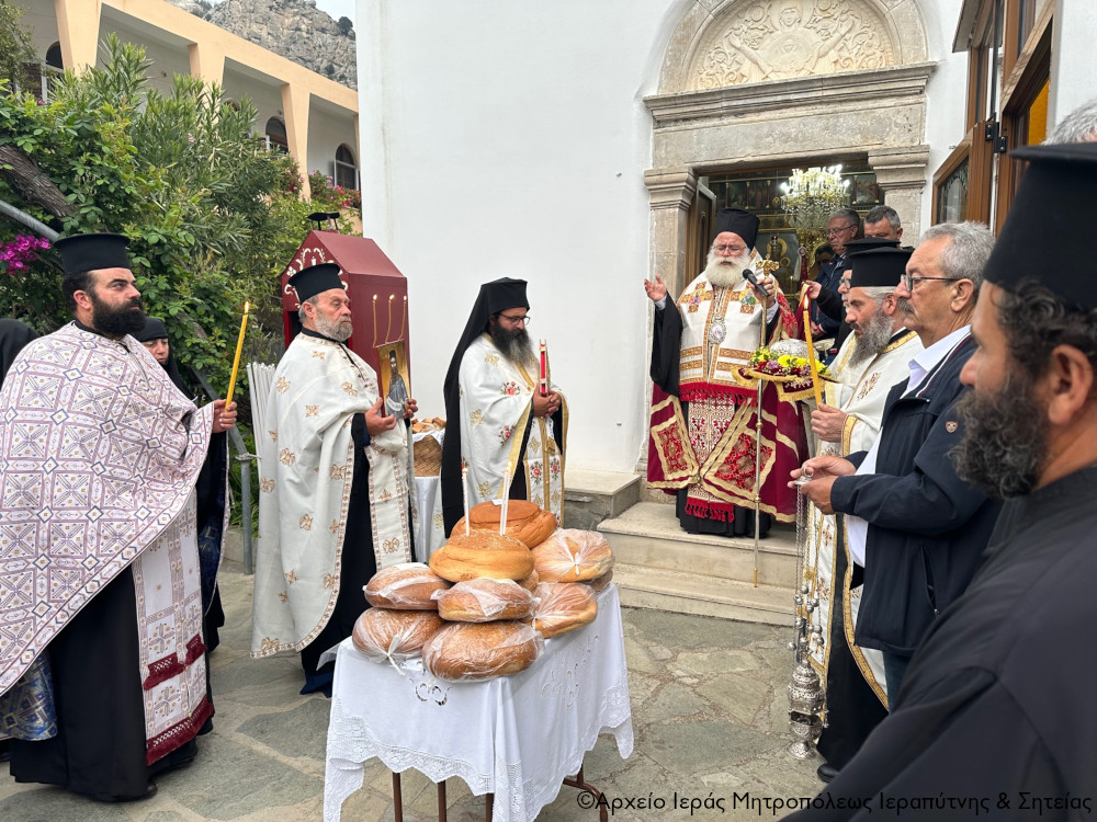 Αρχιερατικός Εσπερινός Οσίου Χατζη-Ανανία στην Ιερά Μονή Παναγίας Εξακουστής Μαλλών Ιεράπετρας