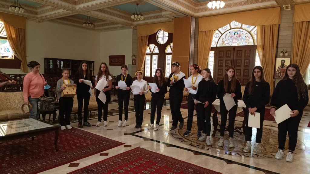Τα παραδοσιακά κυπριακά κάλαντα του Λαζάρου έψαλλαν στη Μητρόπολη μαθητές του Παραλιμνίου