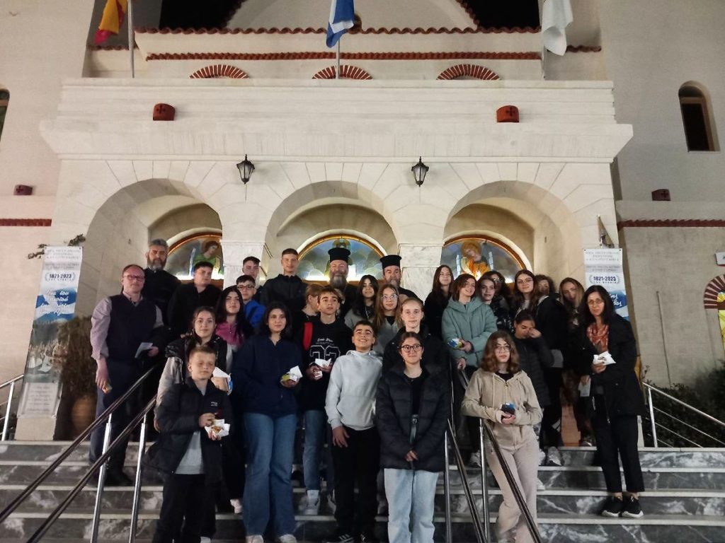 Μαθητές Γυμνασίου της Ιεράπετρας στον Μητροπολίτη Ρεθύμνης