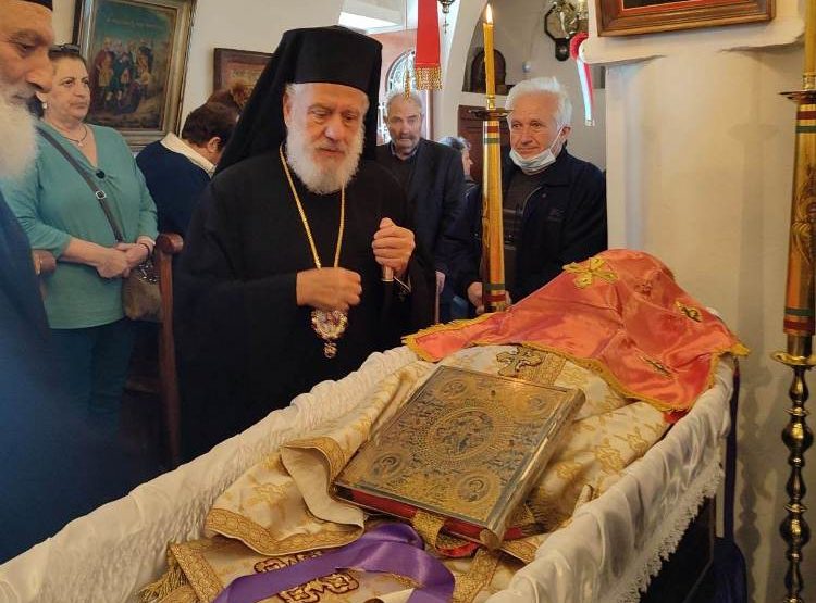 Η Εξόδιος Ακολουθία του γηραιότερου Κληρικού της Μητρόπολης Σύρου