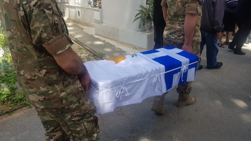 Κύπρος: Σε κλίμα συγκίνησης η ταφή των οστών του Ήρωα Πανίκου Παστίδη