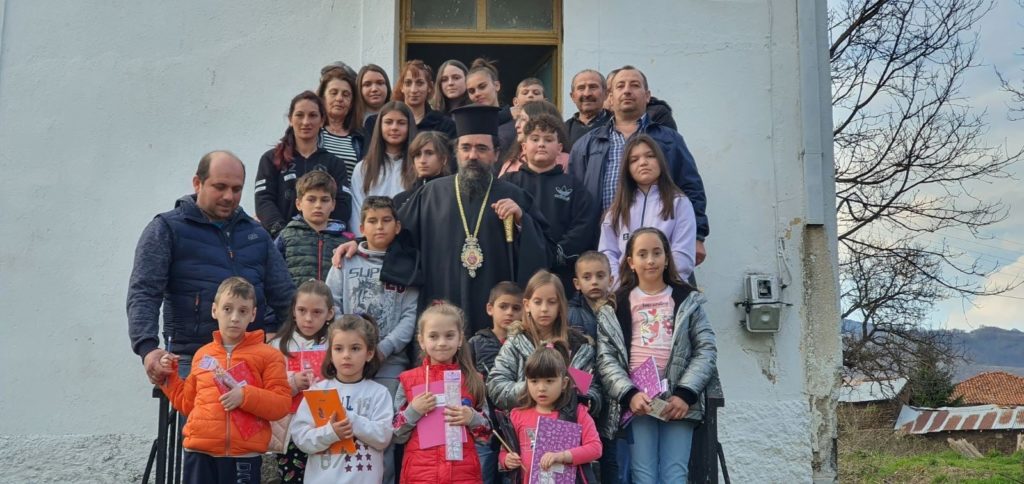 Ο Μητροπολίτης Καστορίας στον Μελά – Συνάντηση με παιδιά και κατοίκους (ΦΩΤΟ)