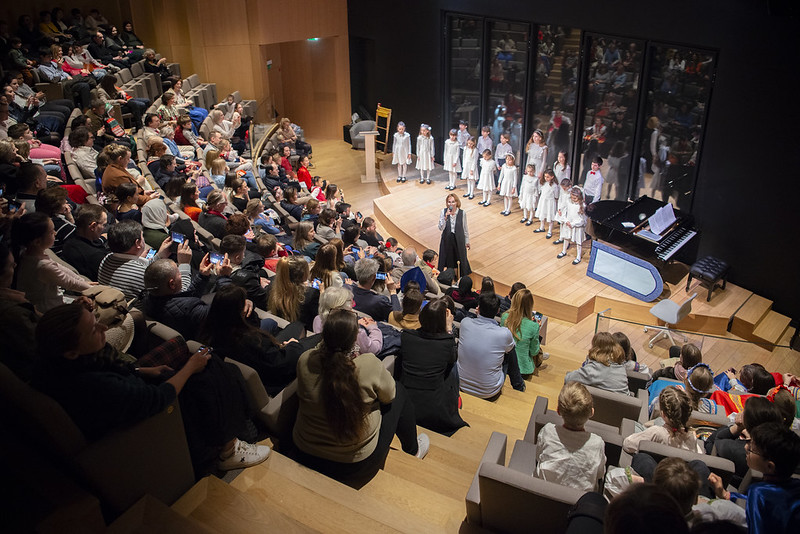 В Париже состоялся детский Пасхальный фестиваль