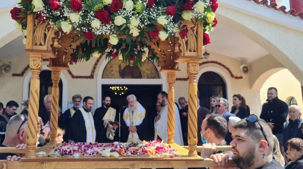 Ακολουθία Επιταφίου σε κοιμητήρια εντός της Μητρόπολης Ιλίου