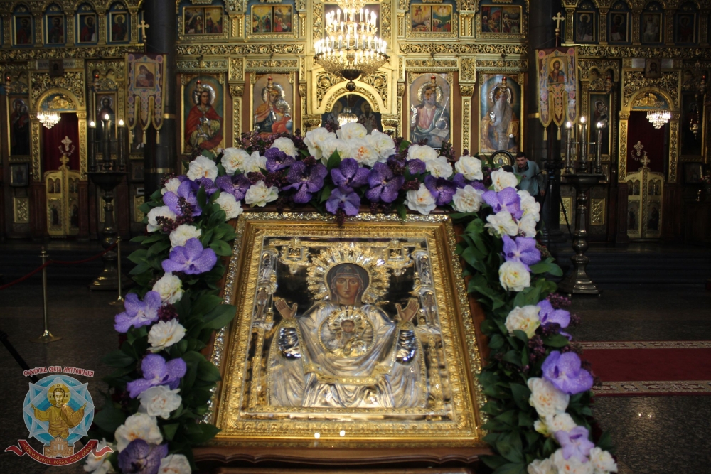 В столичния катедрален храм “Св. вмчца Неделя” бе отслужен целият Богородичен акатист