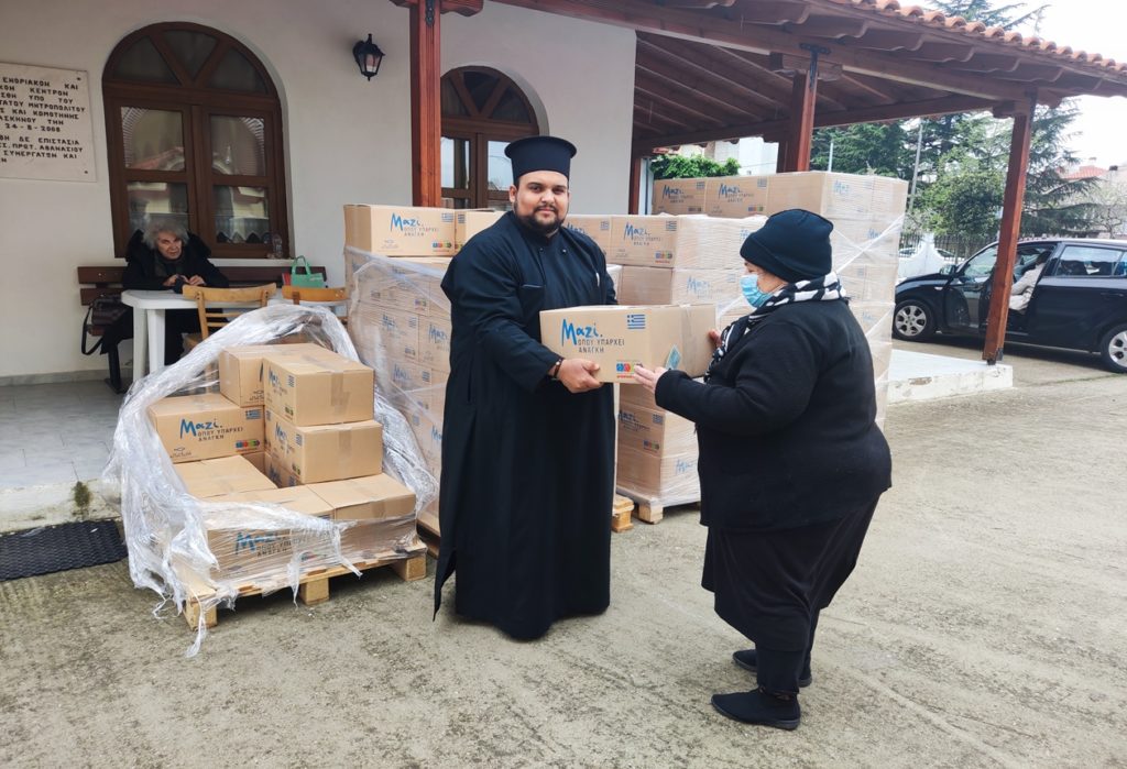 Διανομή τροφίμων σε άπορες ακριτικές οικογένειες από την Ιερά Μητρόπολη Μαρωνείας και Κομοτηνής