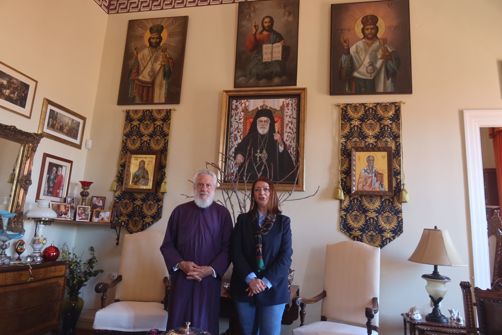 Εθιμοτυπική επίσκεψη Υποψηφίας Βουλευτού στον Μητροπολίτη Σύρου