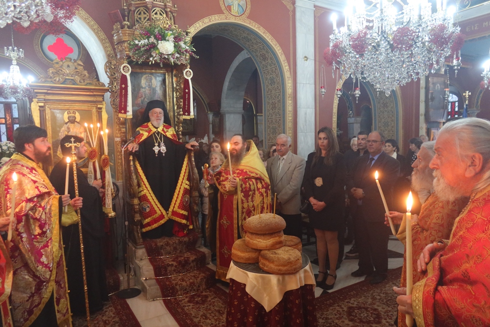 Αρχιερατικός Εσπερινός στον Κοιμητηριακό Ναό του Αγ. Γεωργίου Ερμουπόλεως