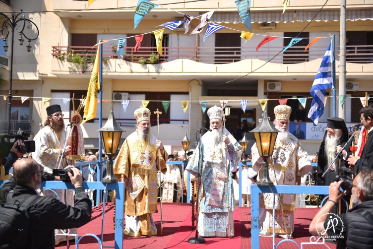 Αίγιο: Τίμησαν την Πολιούχο Παναγία Τρυπητή – Αδιάκοπη ροή πιστών από όλη την Ελλάδα στο ανακαινισμένο Ιερό Προσκύνημα