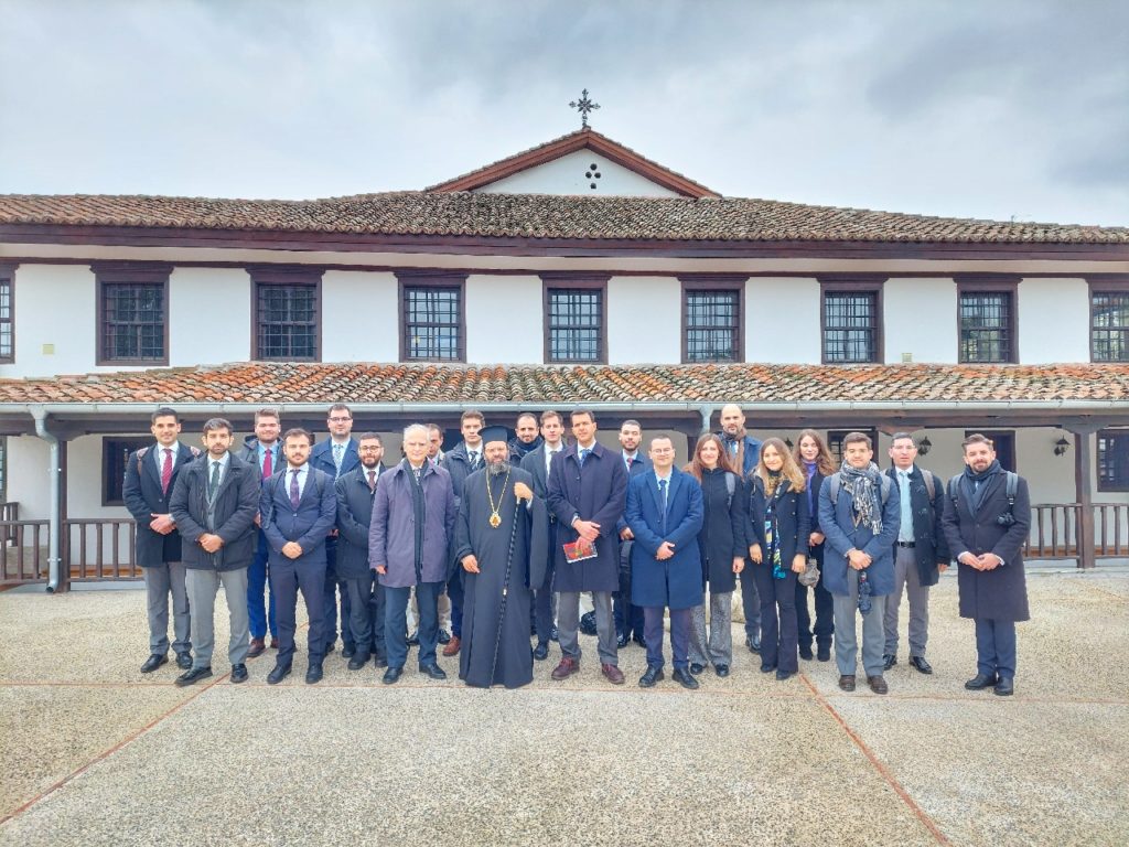 Στον Μητροπολίτη Μαρωνείας Υποψήφιοι Ακόλουθοι της Διπλωματικής Ακαδημίας του ΥΠΕΞ