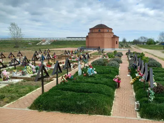 Românii și-au pomenit înaintașii la Cimitirul din Torino de Sâmbăta lui Lazăr