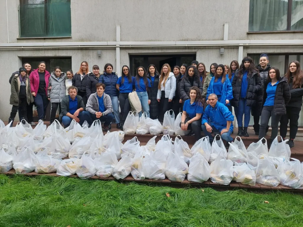 Fundația Regina Margareta a României a ajutat peste 500 de vârstnici să se pregătească pentru Paște