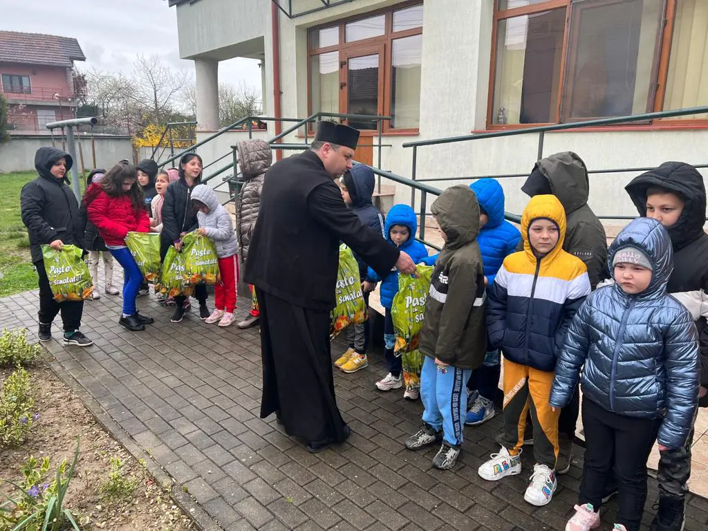 Lugoj: Peste 150 de familii au primit pachete cu alimente în urma unui program caritabil