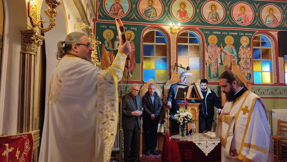 Ο Μητροπολίτης Λαρίσης στον Ιερό Ναό Αγίων Κωνσταντίνου και Ελένης Κάμπου