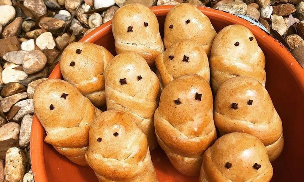 Λαζαράκια αν δεν πλάσεις, ψωμί δεν θα χορτάσεις…