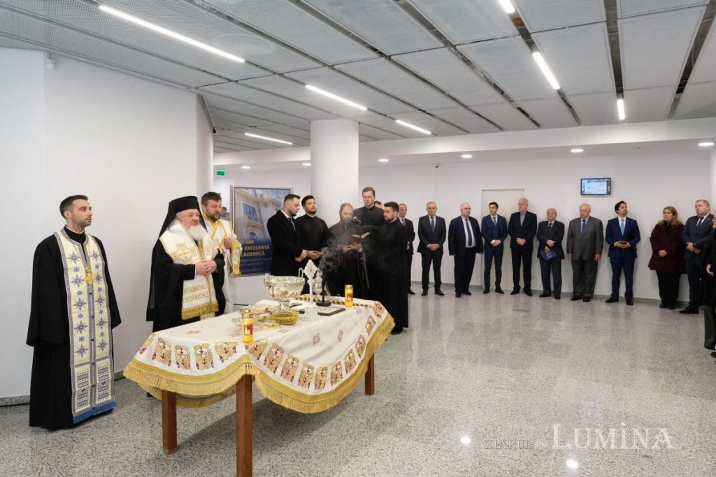 O nouă clădire redată frumuseții dintâi în Piața Romană