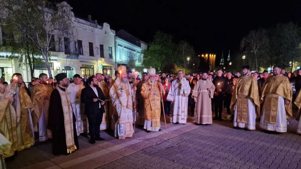 De Înviere, credincioșii români și sârbi din Vârșeț s-au rugat împreună în centrul orașului