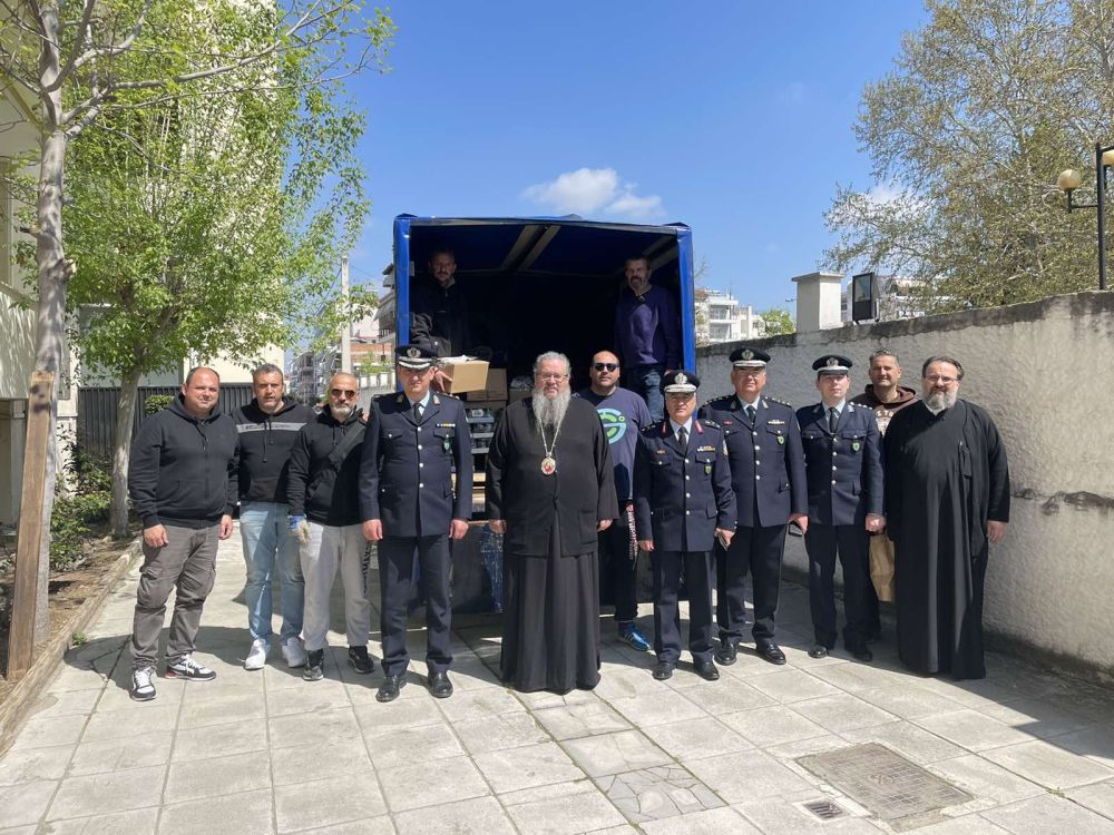 Η Ελληνική Αστυνομία ενισχύει το συσσίτιο της Ιεράς Μητροπόλεως Λαρίσης και Τυρνάβου