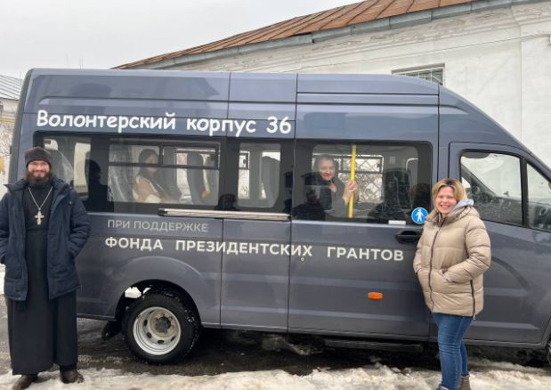 «Волонтерский корпус 36» Воронежской епархии передал в Волноваху подгузники, лекарства, коляски для детей