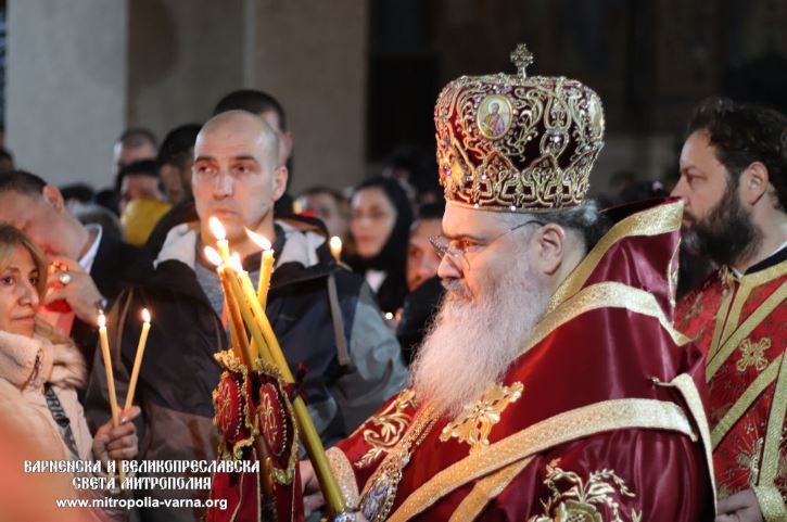 Възкресение Христово беше посрещнато с радост във Варна