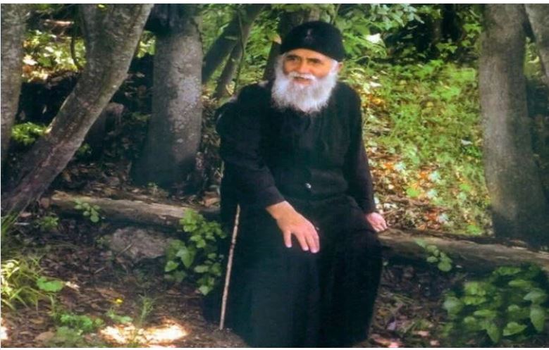 Άγιος Παΐσιος: Ο πνευματικός άνθρωπος είναι ανόητος αν αποβλέπει στην ανθρώπινη δικαιοσύνη!