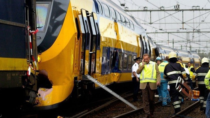 Ολλανδία: Εκτροχιασμός τρένου – Ένας νεκρός και δεκάδες τραυματίες