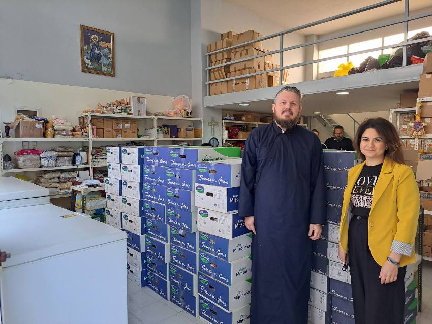 Μητρόπολη Κορίνθου: Διανομή τροφίμων από τη “Θεοπροσφορά”