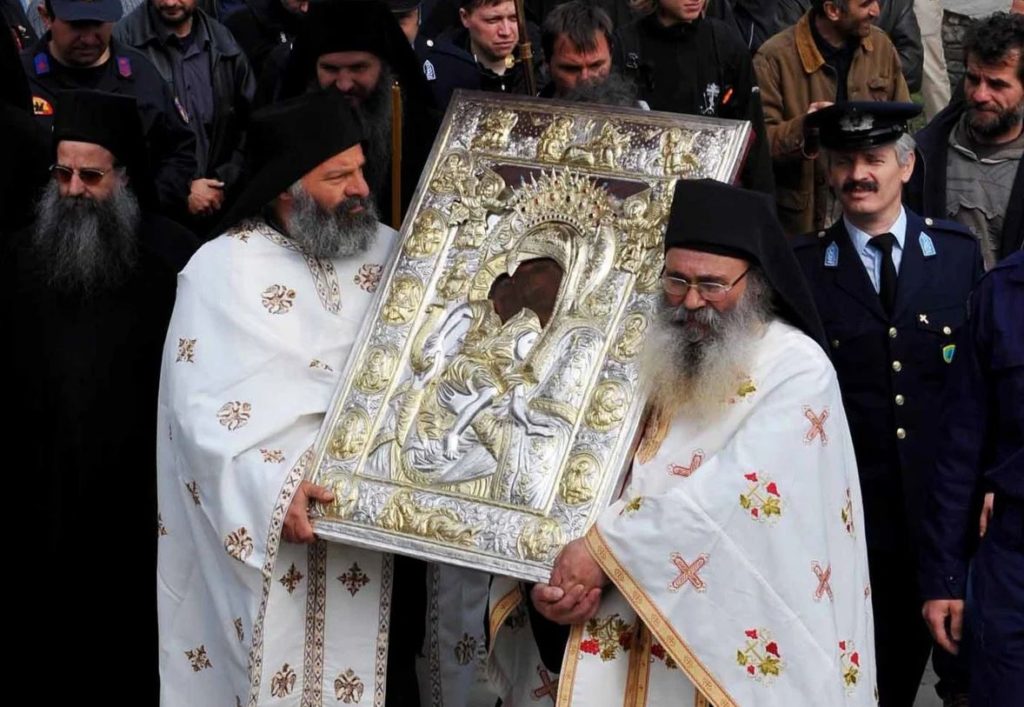 Δευτέρα του Πάσχα στο Άγιον Όρος: Η λιτάνευση της Παναγίας “Άξιον Εστί”