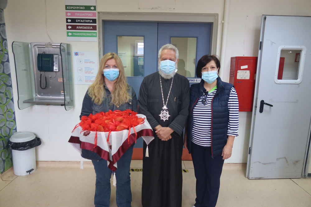 Αναστάσιμη επίσκεψη του Μητροπολίτη Δωροθέου στο «Βαρδάκειο και Πρώιο» Γενικό Νοσοκομείο Σύρου