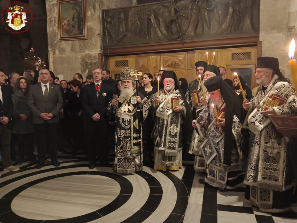 Ιεροσόλυμα: Η ακολουθία του Επιταφίου στον Πανάγιο Τάφο (ΒΙΝΤΕΟ+ΦΩΤΟ)