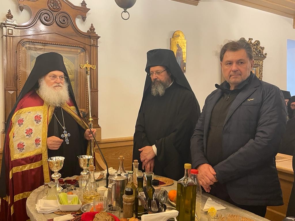 Ο υπουργός Υγείας της Ρουμανίας στην Ι.Μ.Μ Βατοπαιδίου (ΦΩΤΟ)