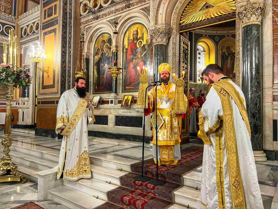 “Άξιον Εστί”: Ιερά Αγρυπνία από τον Μητροπολίτη Μαρωνείας στη Μητρόπολη Αθηνών