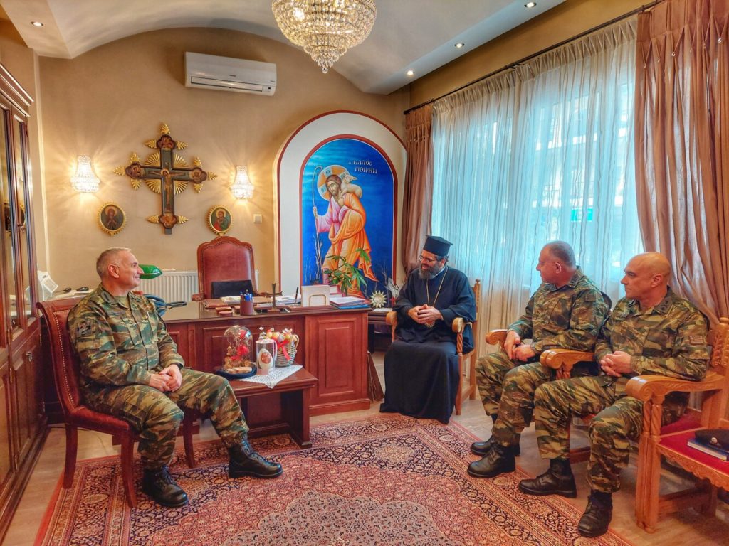 Επίσκεψη του διοικητή 1ης Στρατιάς Στρατηγού Ιωάννου Τσιόπλου στον Μητροπολίτη Μαρωνείας