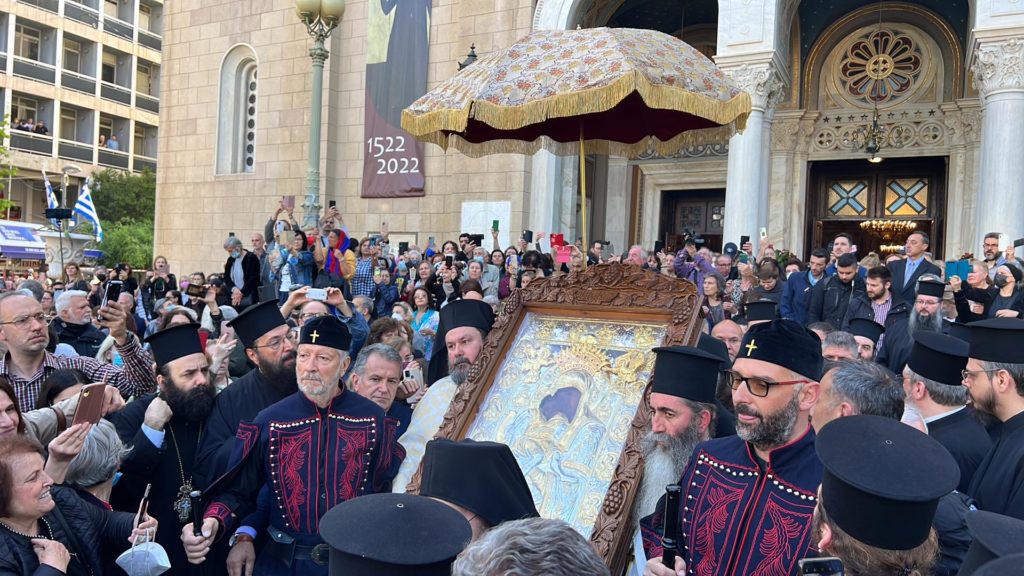 Σε κλίμα συγκίνησης και πνευματικής χαράς η αναχώρηση της Ιεράς Εικόνας του “Άξιον Εστί” από την Αθήνα (ΦΩΤΟ)