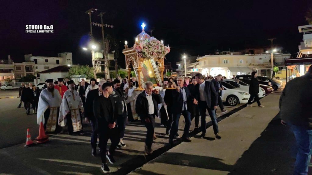 Περιφορά της εικόνας της Αγίας Ειρήνης στη Νέα Κίο