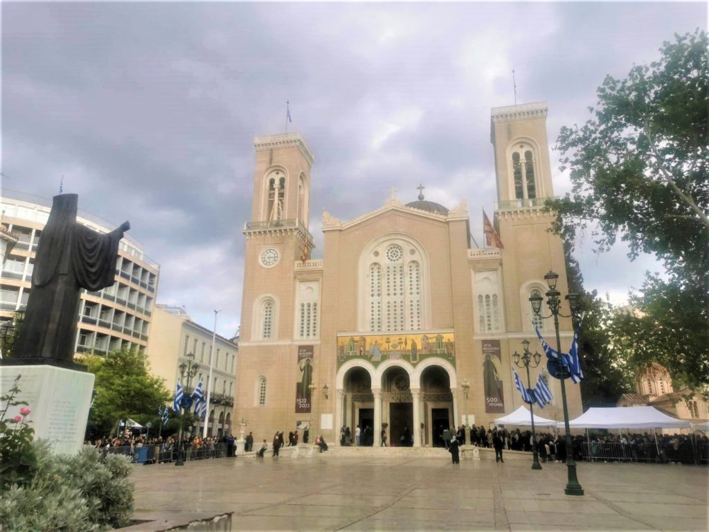 Συνεχίζεται το προσκύνημα της Ιεράς Εικόνας του “Άξιον Εστί” – Χιλιάδες πιστοί στην Μητρόπολη Αθηνών (ΦΩΤΟ)