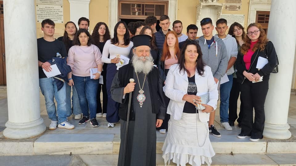 Θεία Λειτουργία για τους μαθητές της Ύδρας τέλεσε ο Μητροπολίτης Εφραίμ