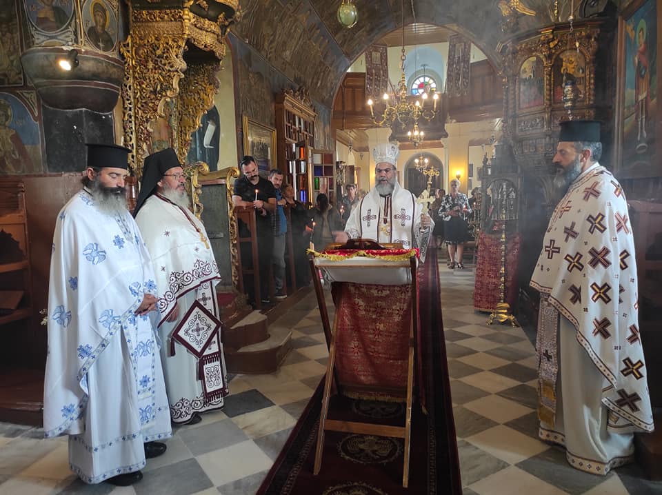 Ο Μητροπολίτης Χρυσόστομος στον Ιερό Ενοριακό Ναό Τιμίου Σταυρού Σύμης