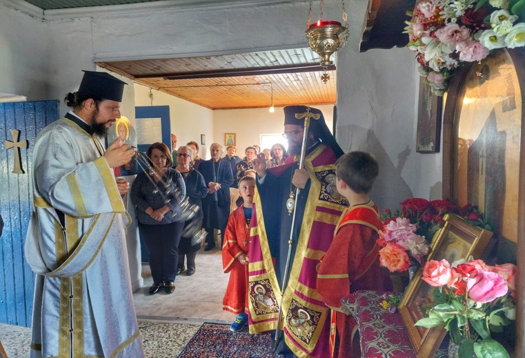 Χοροστασία Μητροπολίτη Μαρωνείας στο Ιερό Εξωκκλήσι του Αγίου Νικολάου Μολυβωτής